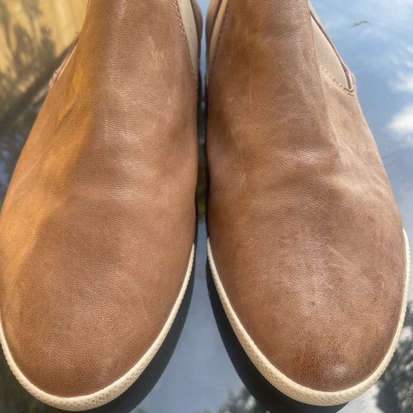 Frye Leather Chelsea Booties Melanie Chelsea Size 9M - Picture 2 of 11